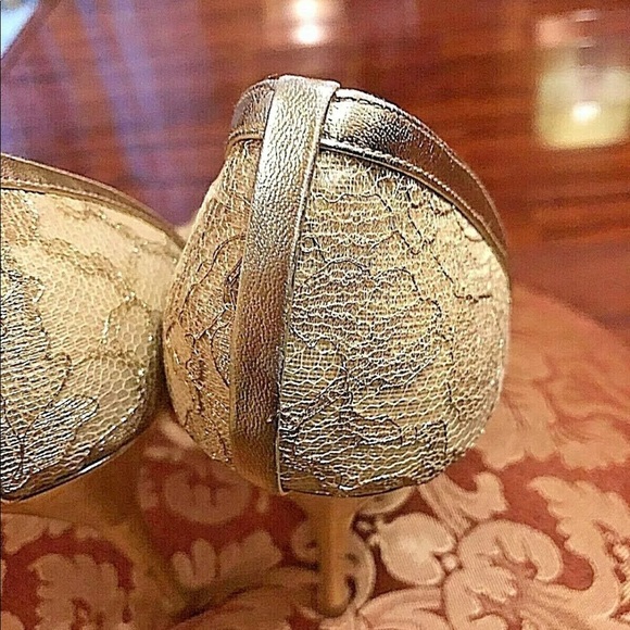 Stuart Weitzman Gold Metallic Open Toe Pumps 10 M - Picture 4 of 6